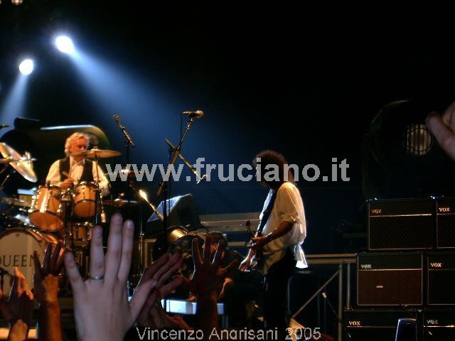 Brian e Roger mentre suonano